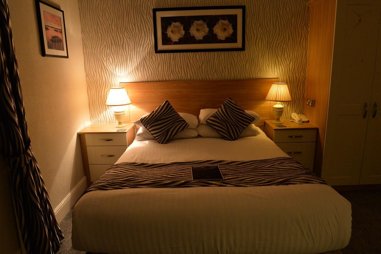 Lauriston & Lawton Court Hotel Лландидно Экстерьер фото