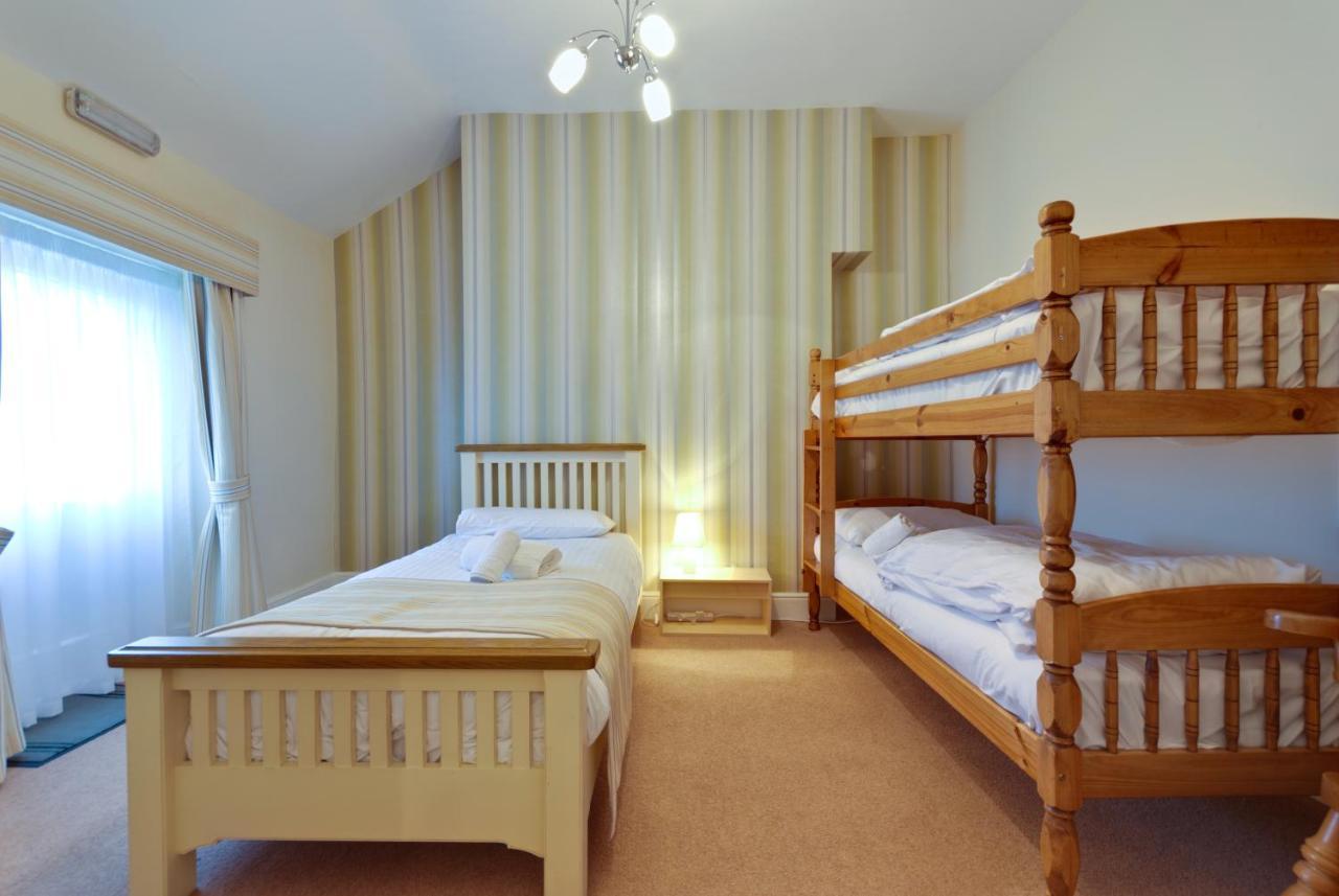 Lauriston & Lawton Court Hotel Лландидно Экстерьер фото